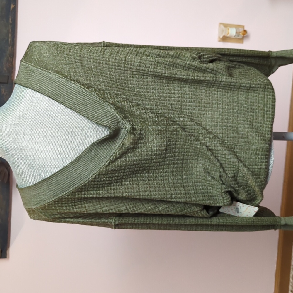 We The Free South Side Thermal Top. NWT - Picture 4 of 8